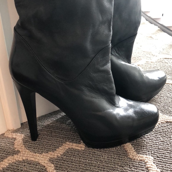 Brand new- never worn Stuart Weitzman OTK - Picture 2 of 4